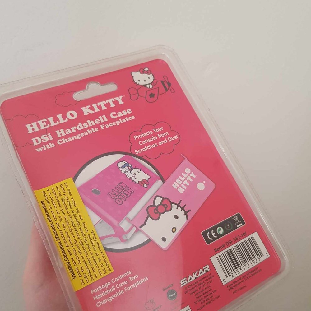 2010 Nintendo DSi Hello Kitty Sanrio Hardshell Hard Case Changeable Faceplate - Picture 3 of 6